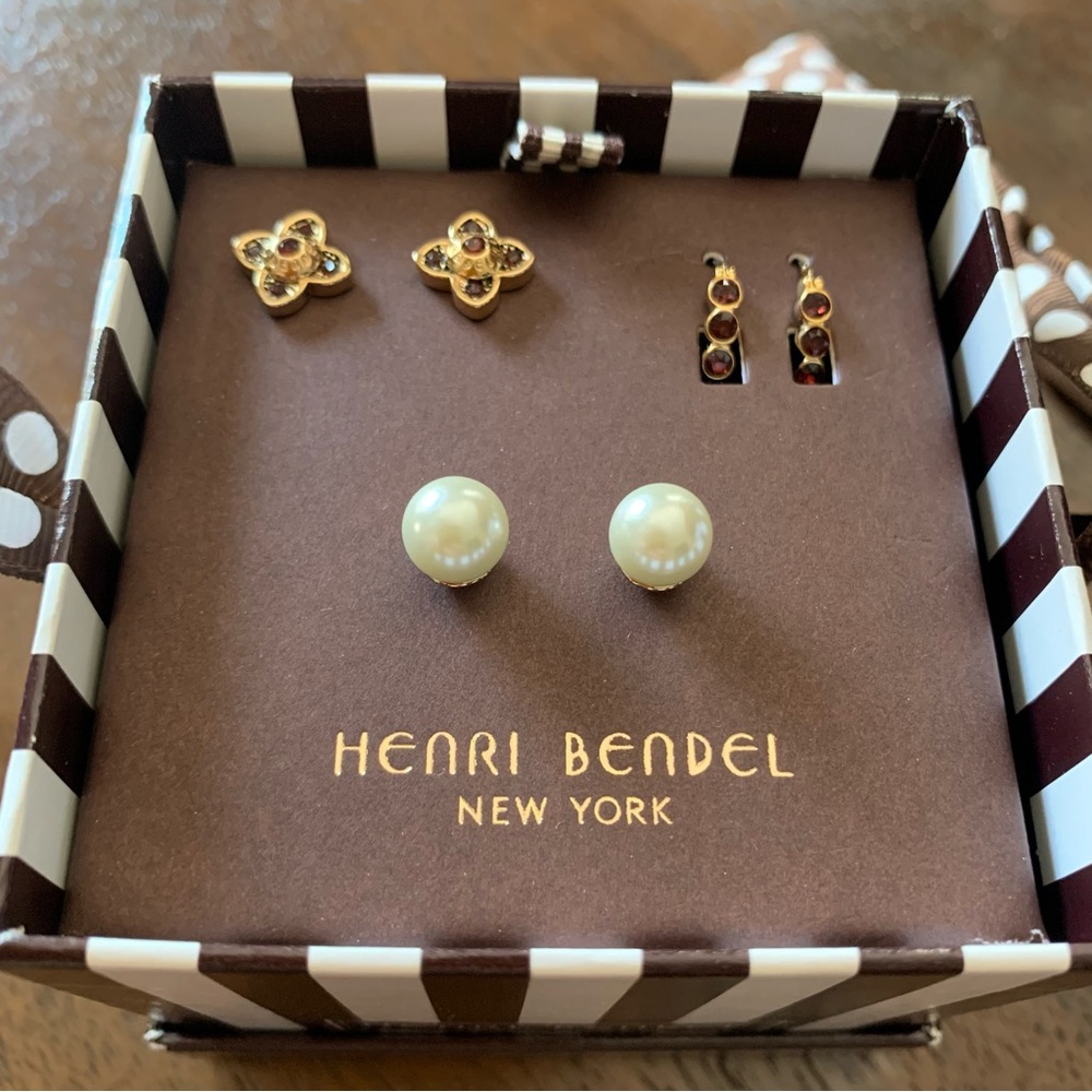 Henri Bendel Earring set